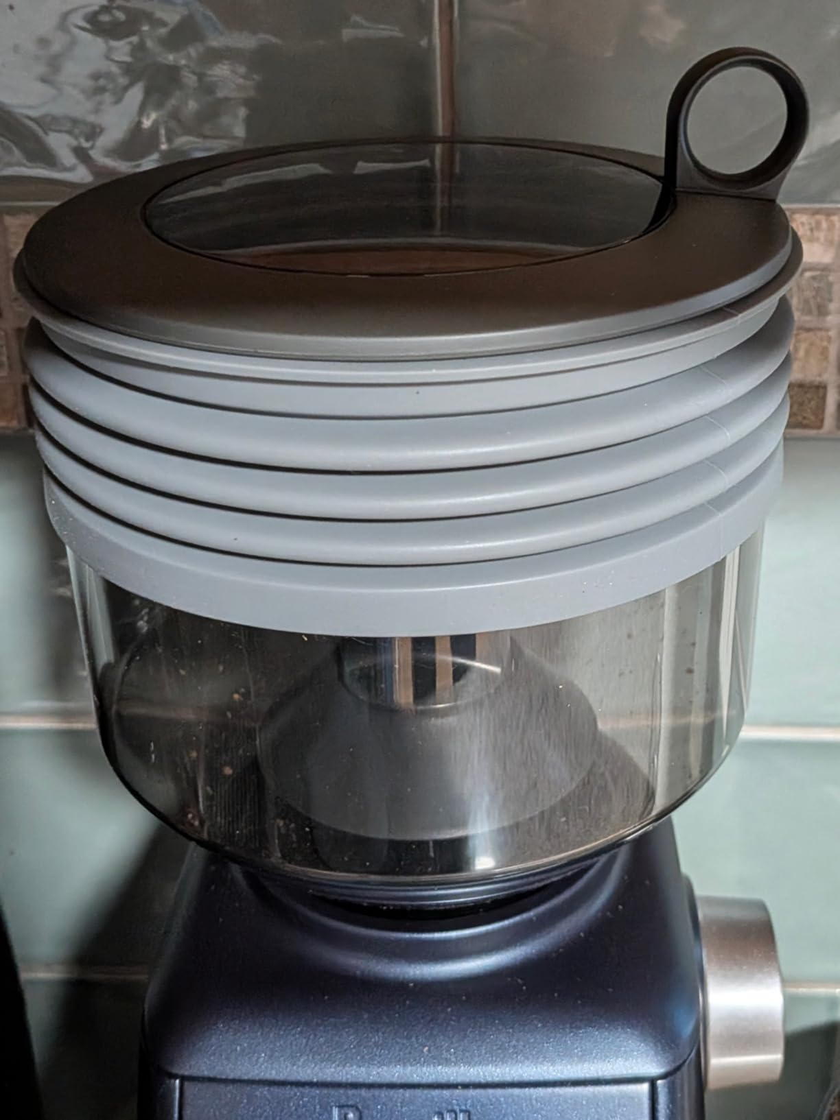 シリコンベローズとシングルドーズホッパー（Breville  - Breville Espresso Bes870 のレビューと価格